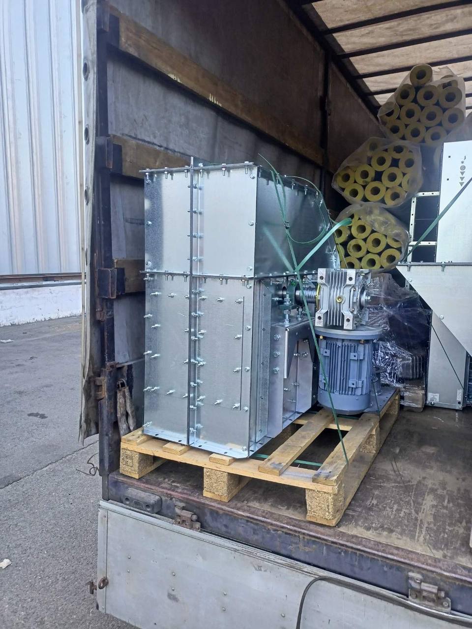 Нория двухпоточная (ковшовый элеватор)