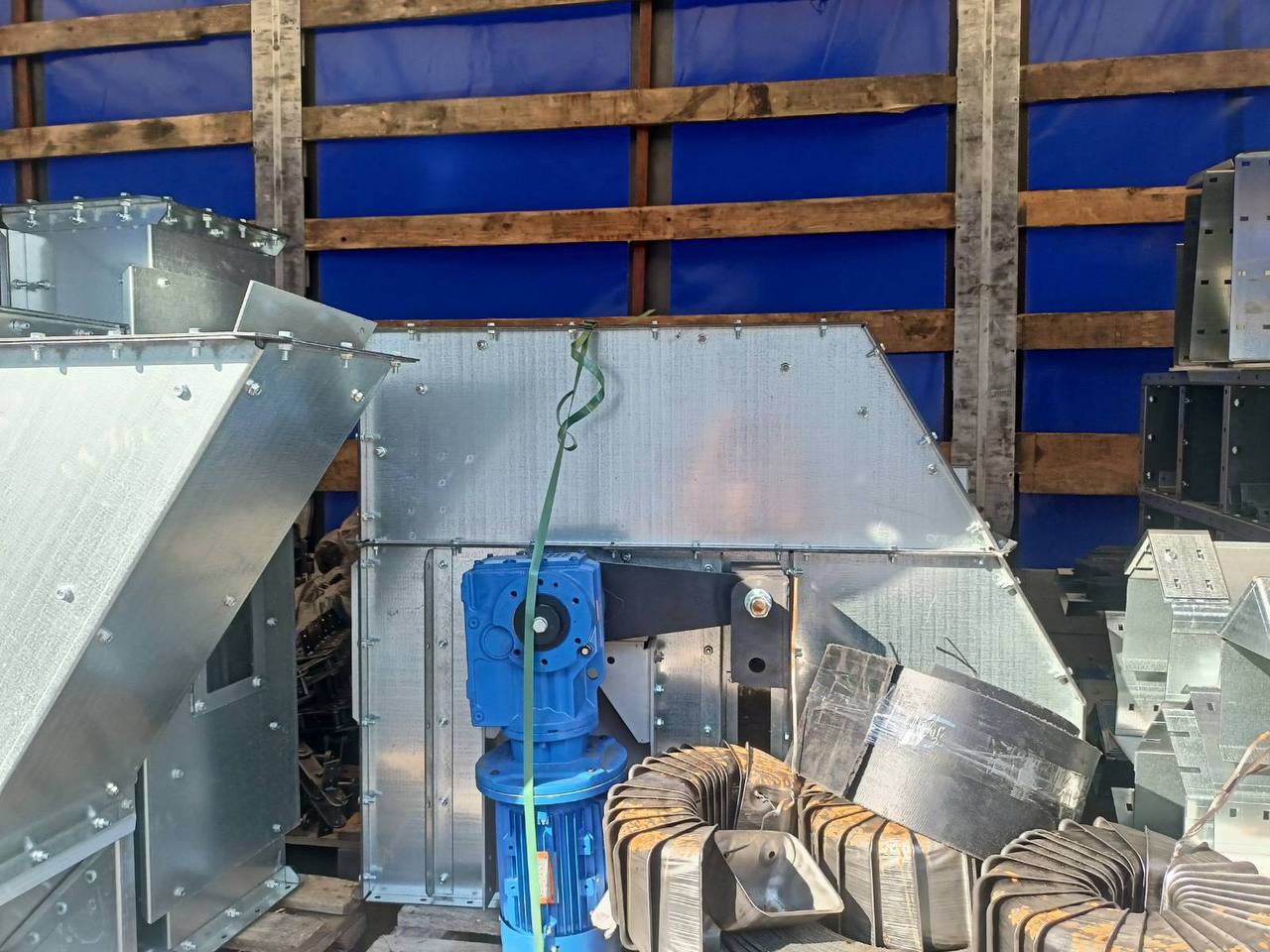 Нория двухпоточная (ковшовый элеватор)