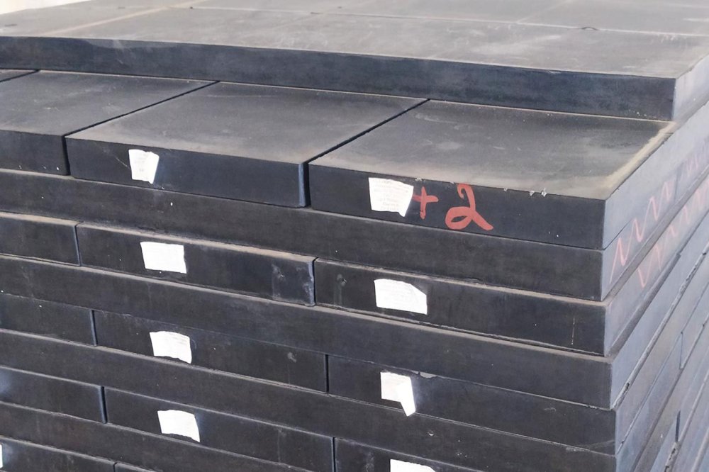 Техпластина для дорожной техники 100х25х4 см